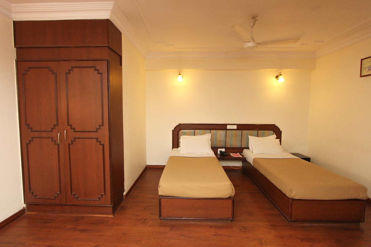 Hotel Ballal Residency Bangalore Buitenkant foto