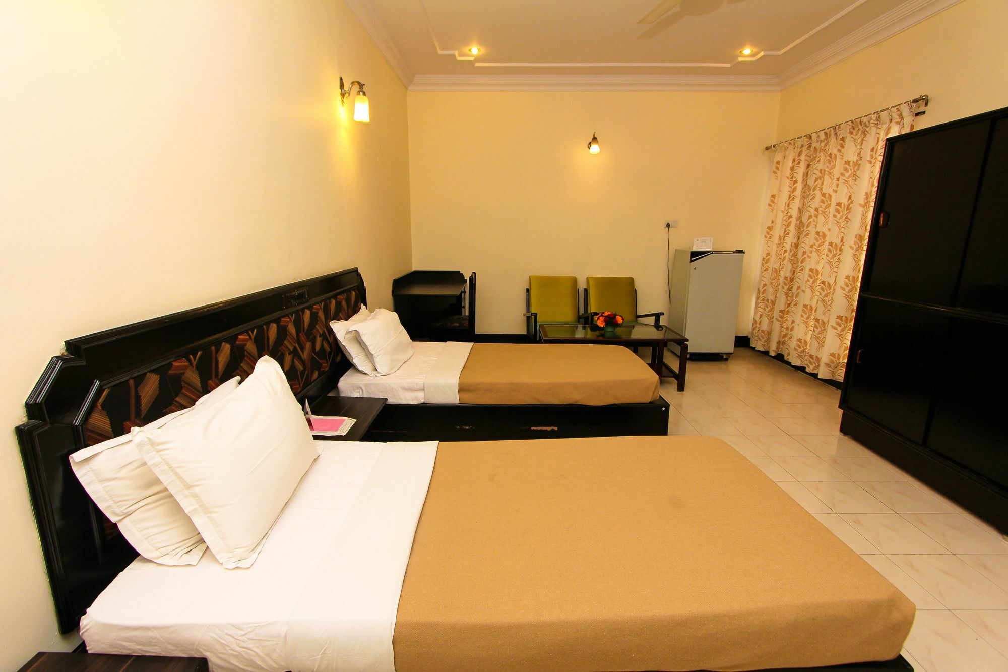 Hotel Ballal Residency Bangalore Buitenkant foto