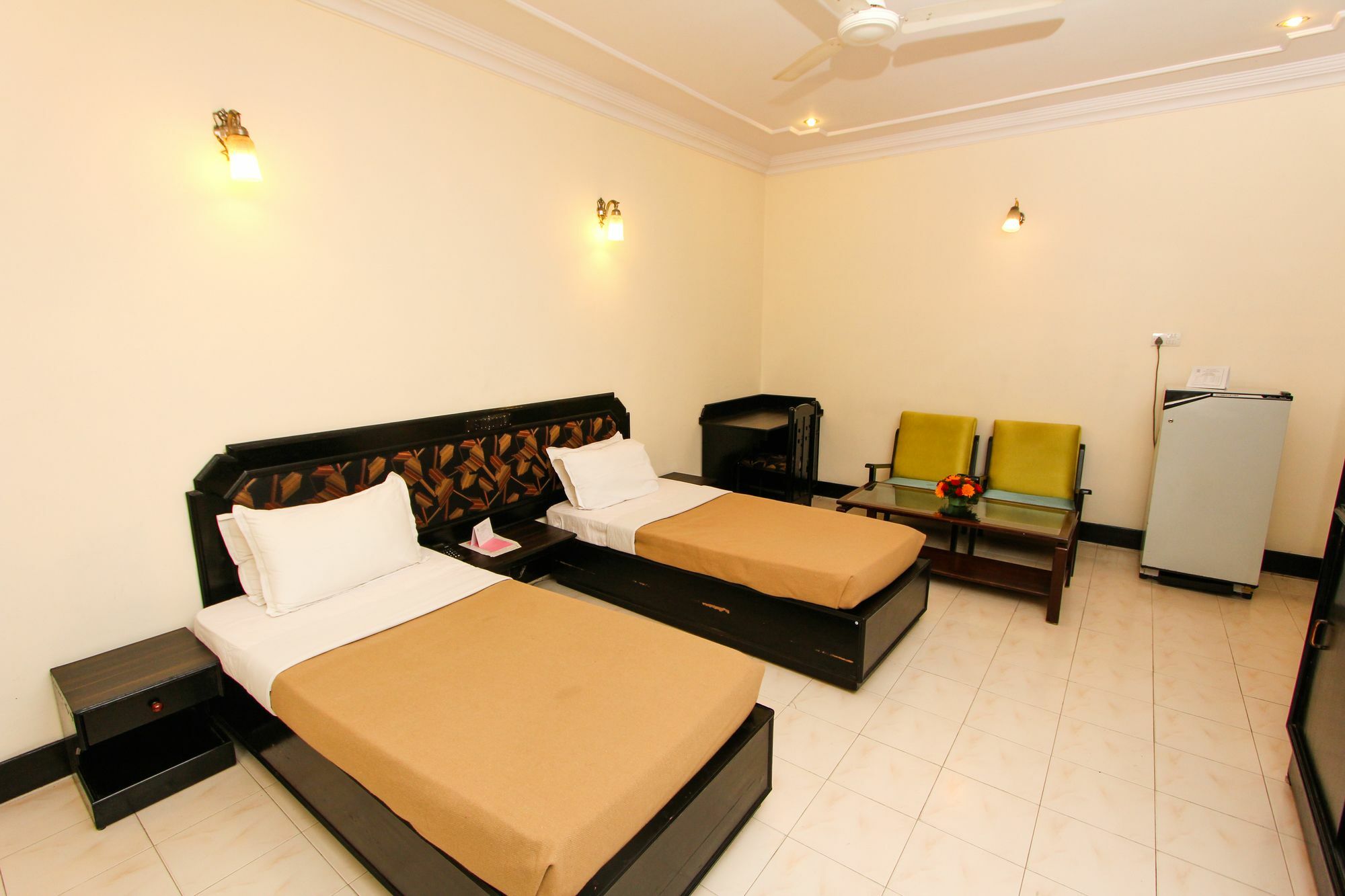 Hotel Ballal Residency Bangalore Buitenkant foto